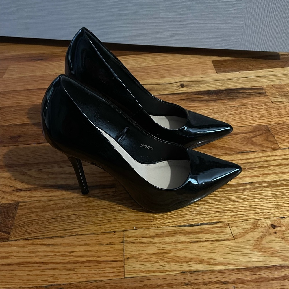 Black heels (patent leather)